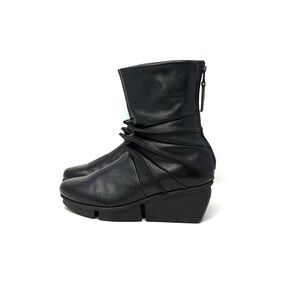 Edgy Trippen Limber Black Calf Sculptural Leather Wedge Boots 39 8-8.5